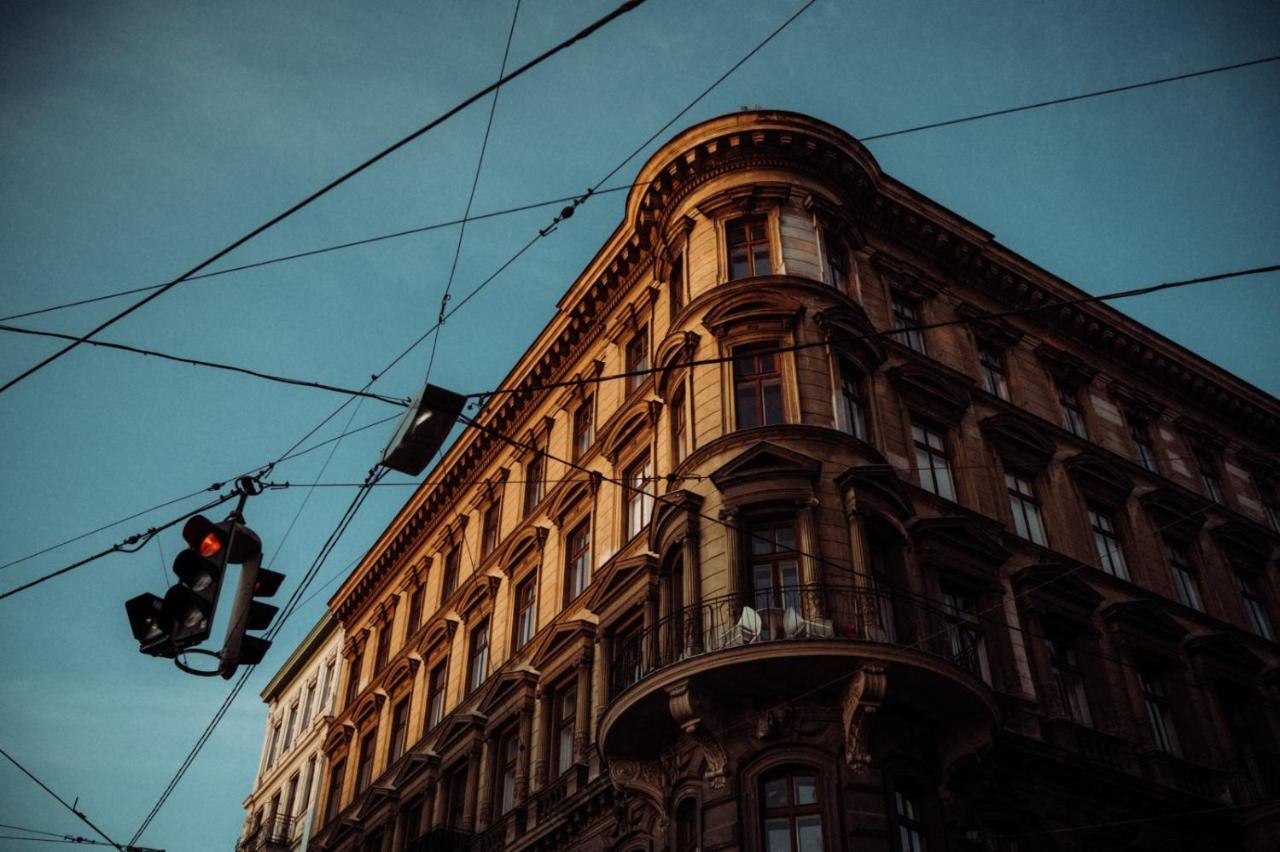 Henri Hotel Wien Siebterbezirk Exterior foto